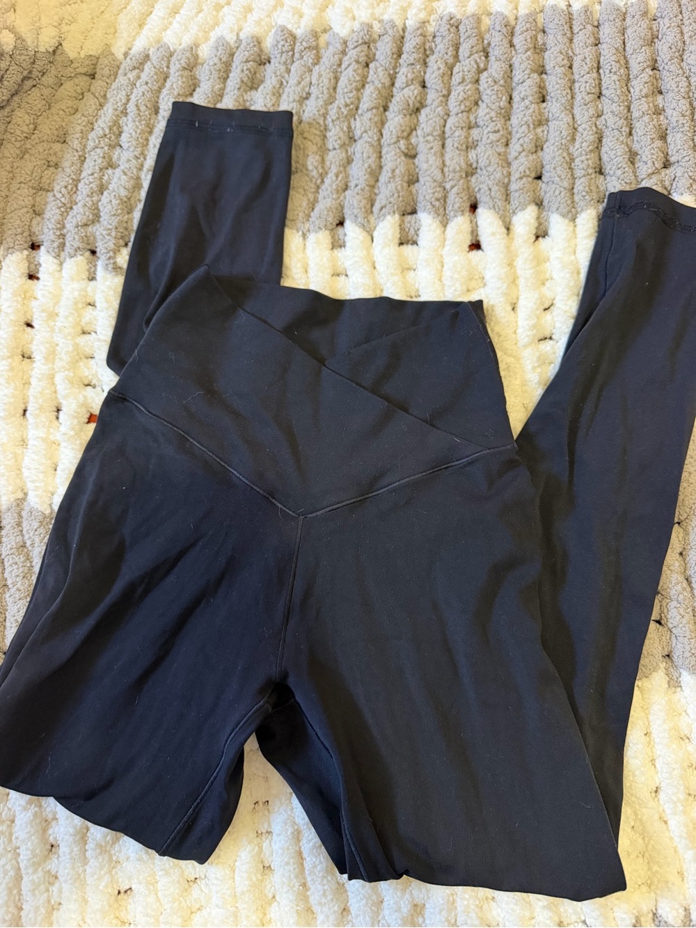 Offline by aerie crossover waist leggings size small